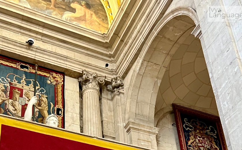 Establishing a daily English study routine through travel and exposure to historical environments