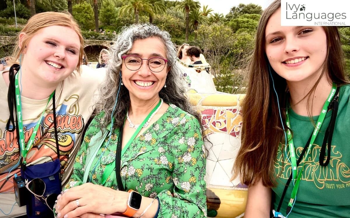 Achieving native level English proficiency with Ivy Languages International students and instructor at Park Güell Barcelona