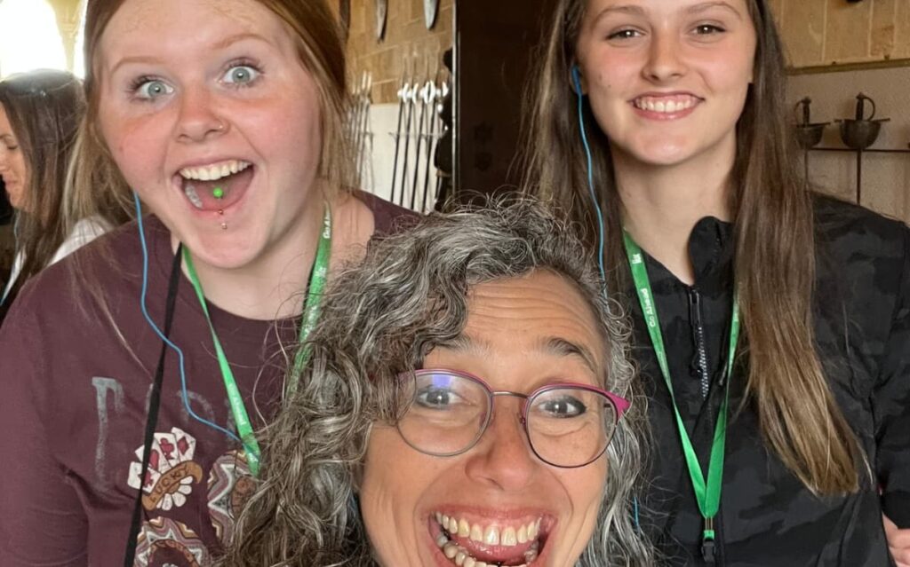 English language immersion builds speaking English effortlessly through joyful real-world connections on Ivy Languages tours 